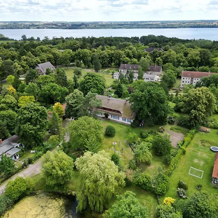 Apartment Pfarrhaus Tollensesee